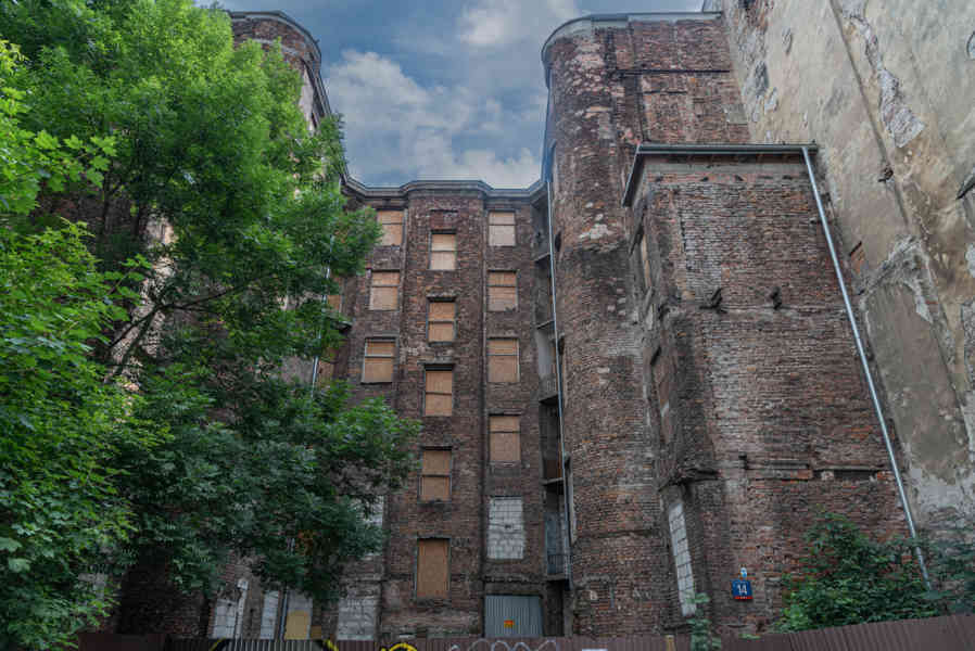 Polonia - Varsovia 178 - restos Gueto Judío de Varsovia.jpg